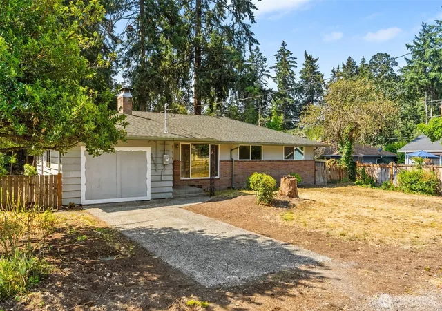 Photo 2 of Single family home for sale at 8212 South Sw, Lakewood, WA 98498 | MLS# NWM2566746 | Listing updated on 2026-09-22