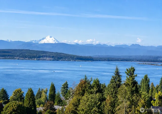 Photo 4 of Single family home for sale at 505 Majestic View Ct, Mukilteo, WA 98275 | MLS# NWM2566751 | Listing updated on 2026-09-21