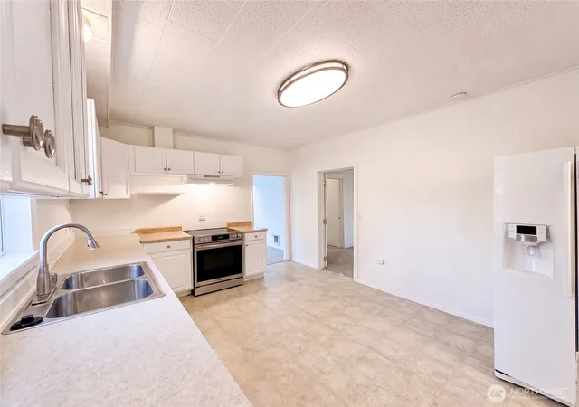 Photo 2 of Single family home for sale at 7507 Lower Ridge Rd, Everett, WA 98203 | MLS# NWM2566758 | Listing updated on 2026-10-01