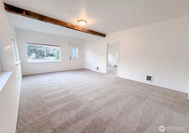Photo 3 of Single family home for sale at 7507 Lower Ridge Rd, Everett, WA 98203 | MLS# NWM2566758 | Listing updated on 2026-10-01