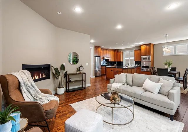 Photo 2 of Single family home for sale at 6516 86th Avenue W, University Place, WA 98467 | MLS# NWM2566762 | Listing updated on 2026-09-23