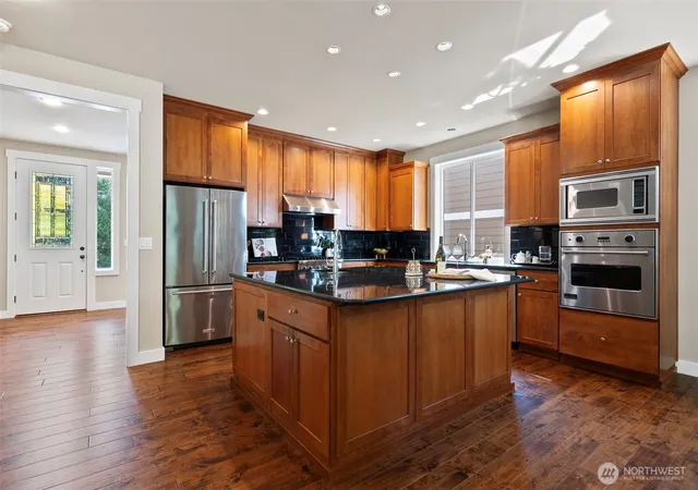 Photo 3 of Single family home for sale at 6516 86th Avenue W, University Place, WA 98467 | MLS# NWM2566762 | Listing updated on 2026-09-23