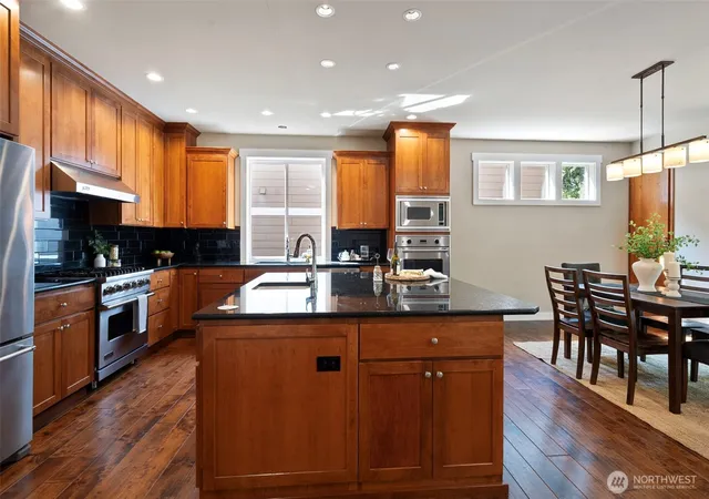 Photo 4 of Single family home for sale at 6516 86th Avenue W, University Place, WA 98467 | MLS# NWM2566762 | Listing updated on 2026-09-23