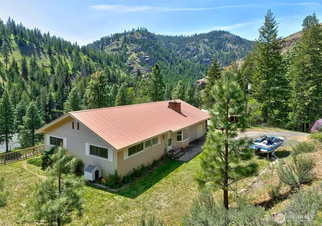 Photo 4 of Single family home for sale at 15547 State Route 410, Naches, WA 98937 | MLS# NWM2566780 | Listing updated on 2026-09-23