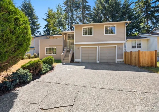 Photo 2 of Sale Pending at 919 Sw 319th Place, Federal Way, WA 98023 | MLS# NWM2566784 | Listing updated on 2026-09-22