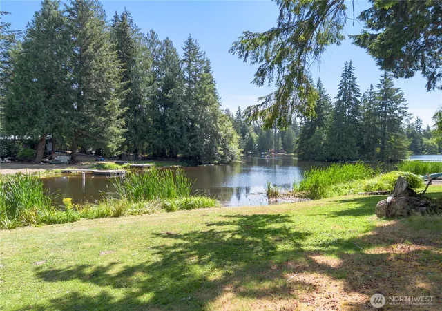 Photo 1 of Single family home for sale at 550 E Lakeshore Dr W, Shelton, WA 98584 | MLS# NWM2566794 | Listing updated on 2026-09-23