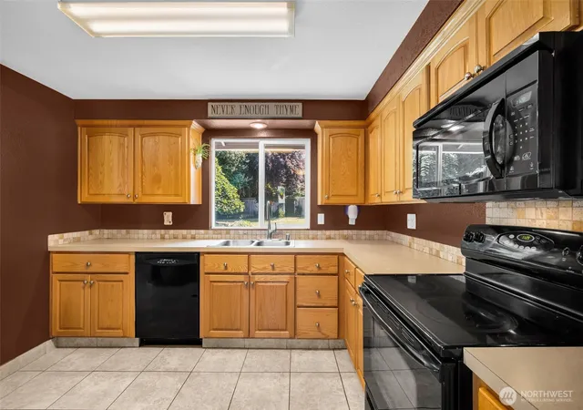 Photo 4 of Single family home for sale at 10515 NE 20th Avenue, Vancouver, WA 98686 | MLS# NWM2566806 | Listing updated on 2026-09-21