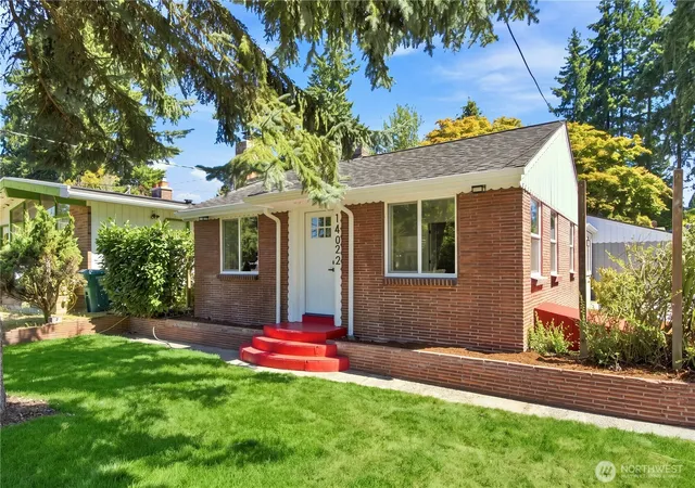 Photo 1 of Single family home for sale at 14022 Roslyn Pl N, Seattle, WA 98133 | MLS# NWM2566807 | Listing updated on 2026-09-25
