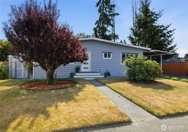 Photo 3 of Single family home for sale at 16418 125th Avenue SE, Renton, WA 98058 | MLS# NWM2566811 | Listing updated on 2026-09-22