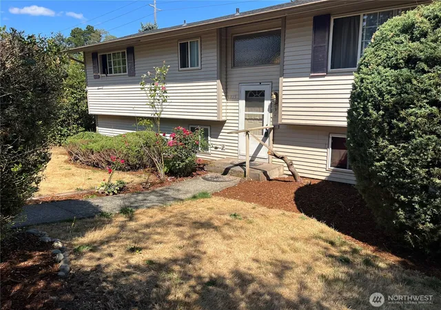 Photo 2 of Single family home for sale at 6225 S Cheyenne St, Tacoma, WA 98409 | MLS# NWM2566813 | Listing updated on 2026-09-17