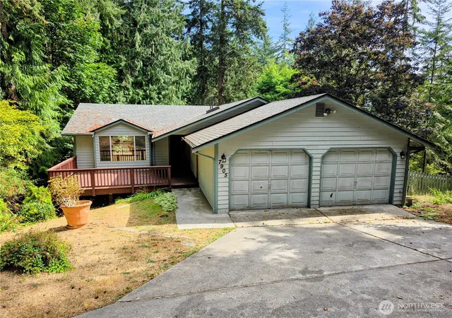 Photo 1 of Single family home for sale at 7905 Decatur Ave, Clinton, WA 98236 | MLS# NWM2566835 | Listing updated on 2026-09-23