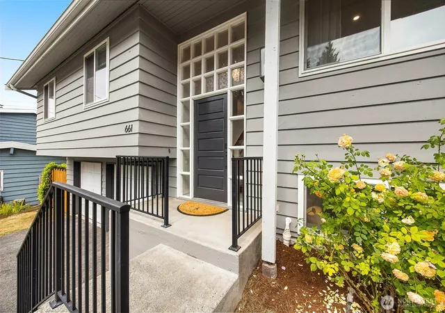 Photo 2 of Single family home for sale at 661 Birch St, Edmonds, WA 98020 | MLS# NWM2566841 | Listing updated on 2026-10-03