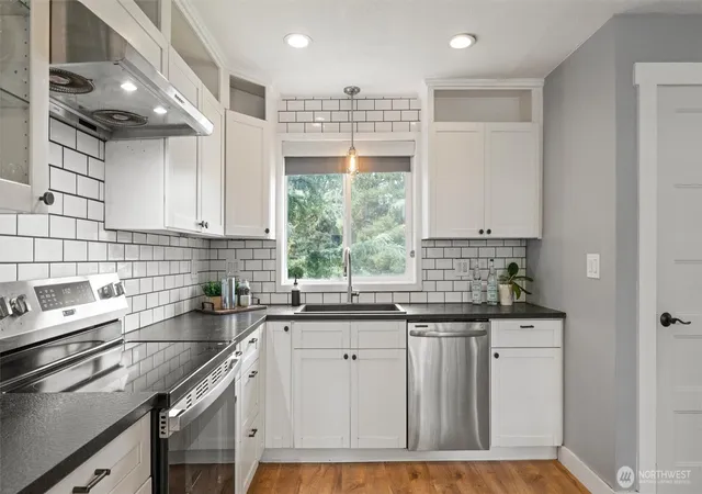 Photo 3 of Single family home for sale at 164 Hills W Way, Richland, WA 99352 | MLS# NWM2566850 | Listing updated on 2026-10-07