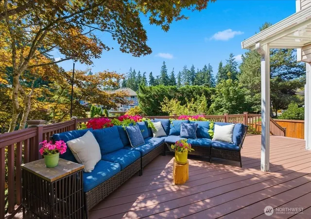 Photo 3 of Sale Pending at 12727 52nd Place W, Mukilteo, WA 98275 | MLS# NWM2566852 | Listing updated on 2026-10-01