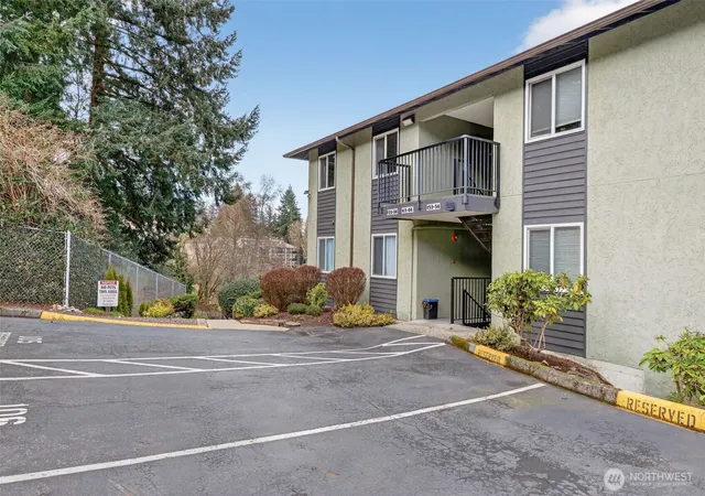 Photo 2 of Condo for sale at 615 75th Street Se #C53, Everett, WA 98203 | MLS# NWM2566855 | Listing updated on 2026-09-23