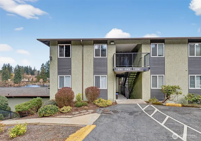 Photo 3 of Condo for sale at 615 75th Street Se #C53, Everett, WA 98203 | MLS# NWM2566855 | Listing updated on 2026-09-23