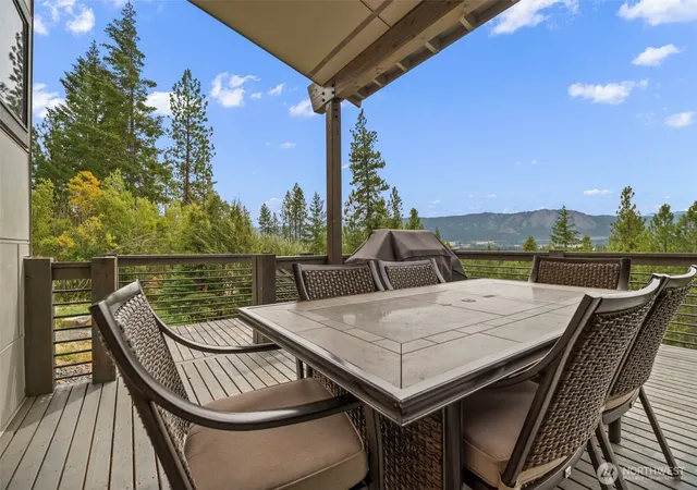 Photo 4 of Single family home for sale at 1450 Creekside Rd, Cle Elum, WA 98922 | MLS# NWM2566902 | Listing updated on 2026-09-25