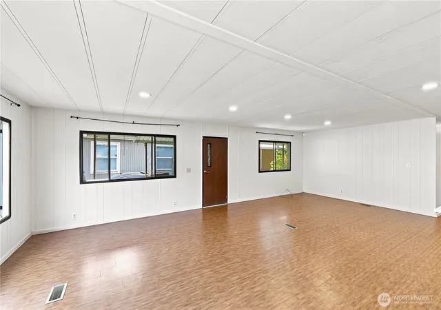 Photo 3 of Manufactured home for sale at 18425 NE 95th Street #179, Redmond, WA 98052 | MLS# NWM2566913 | Listing updated on 2026-10-01