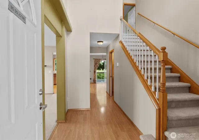 Photo 3 of Sale Pending at 11101 135th Street Ct E, Puyallup, WA 98374 | MLS# NWM2566919 | Listing updated on 2026-09-25
