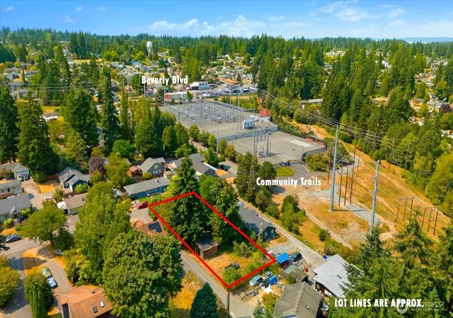 Photo 3 of Single family home for sale at 7713 Grant Dr, Everett, WA 98203 | MLS# NWM2566926 | Listing updated on 2026-10-03
