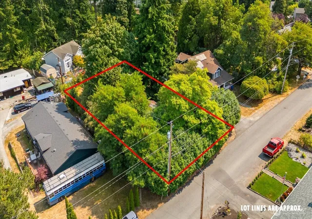 Photo 4 of Single family home for sale at 7713 Grant Dr, Everett, WA 98203 | MLS# NWM2566926 | Listing updated on 2026-10-03