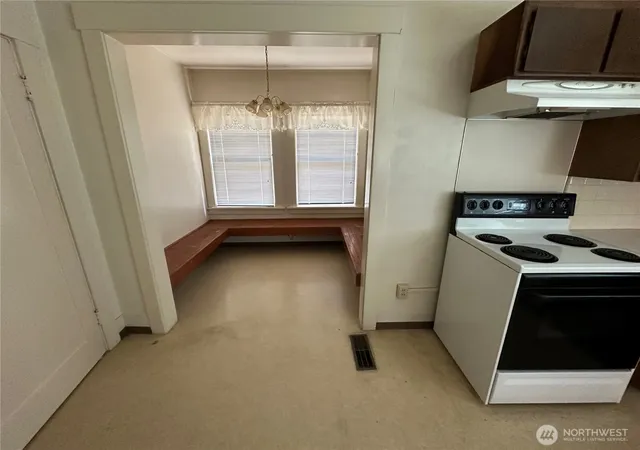 Photo 4 of Single family home for sale at 12313 Valley Ave E, Puyallup, WA 98372 | MLS# NWM2566963 | Listing updated on 2026-09-23