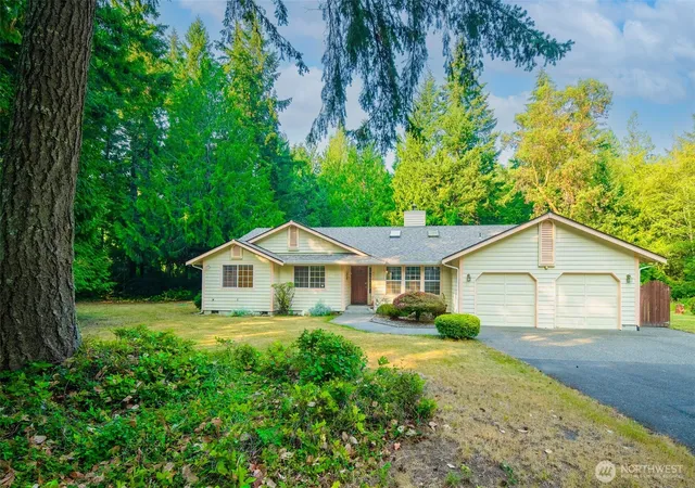 Photo 1 of Single family home for sale at 4914 Grand Fir Ln Nw, Olympia, WA 98502 | MLS# NWM2566971 | Listing updated on 2026-09-23