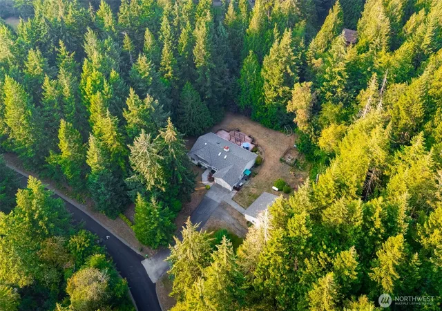 Photo 3 of Single family home for sale at 4914 Grand Fir Ln Nw, Olympia, WA 98502 | MLS# NWM2566971 | Listing updated on 2026-09-23