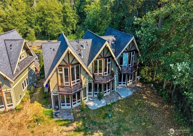 Photo 3 of Townhouse for sale at 1307 Pelican Pl #B, Point Roberts, WA 98281 | MLS# NWM2566976 | Listing updated on 2026-09-23