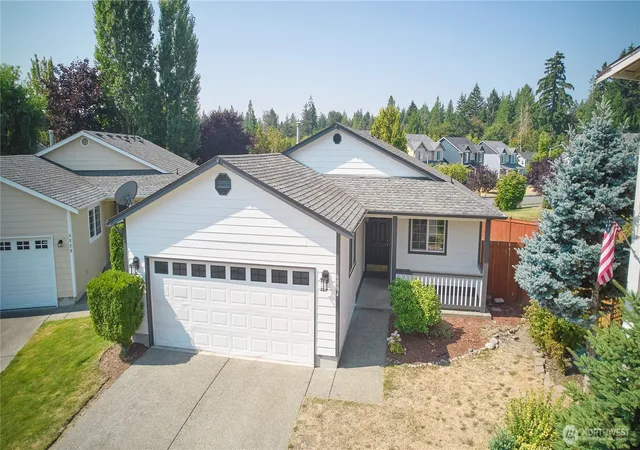 Photo 2 of Single family home for sale at 6804 E 132nd Street Ct, Puyallup, WA 98373 | MLS# NWM2566991 | Listing updated on 2026-09-22