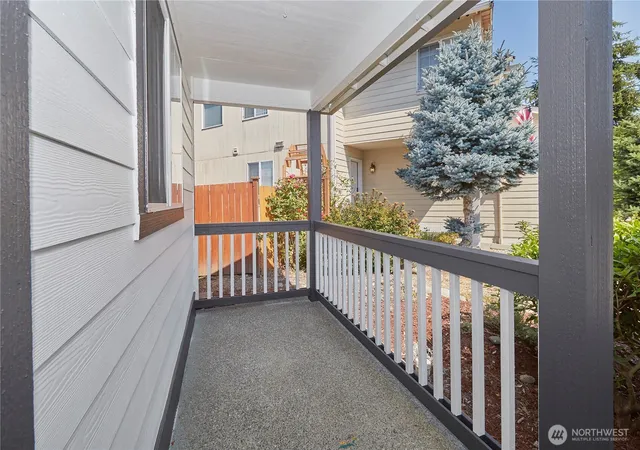 Photo 3 of Single family home for sale at 6804 E 132nd Street Ct, Puyallup, WA 98373 | MLS# NWM2566991 | Listing updated on 2026-09-22