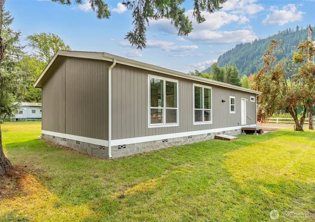 Photo 2 of Manufactured home for sale at 762 Division Ave, Morton, WA 98356 | MLS# NWM2566993 | Listing updated on 2026-10-02