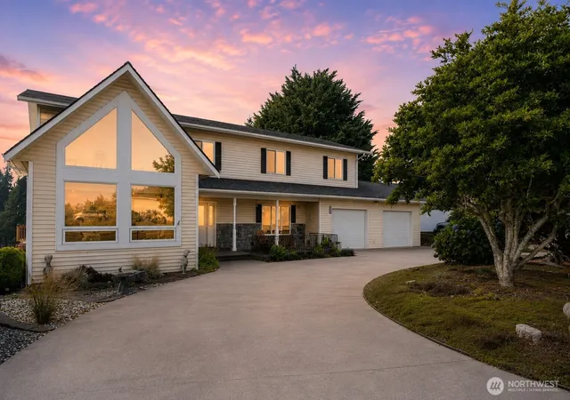 Photo 1 of Single family home for sale at 2543 Crescent St, Ferndale, WA 98248 | MLS# NWM2566994 | Listing updated on 2026-09-23