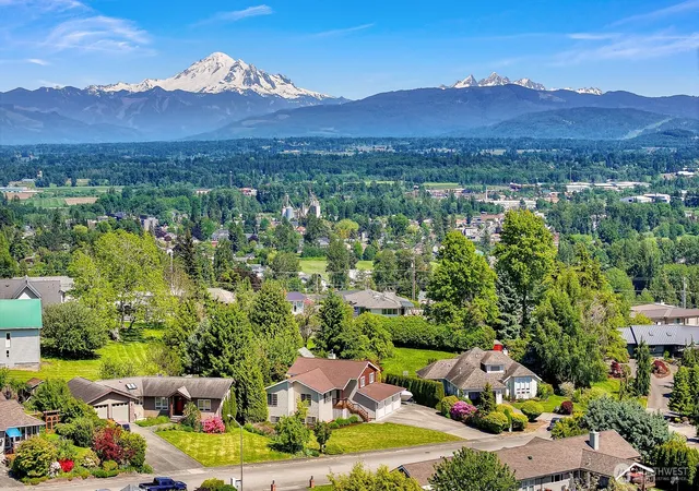 Photo 3 of Single family home for sale at 2543 Crescent St, Ferndale, WA 98248 | MLS# NWM2566994 | Listing updated on 2026-09-23