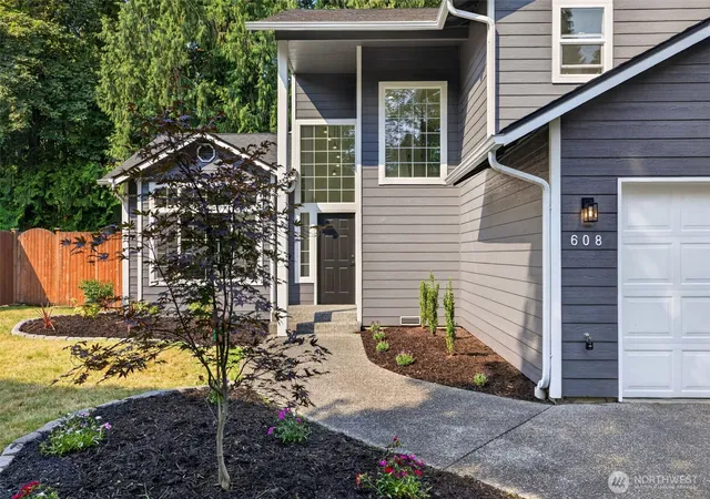 Photo 3 of Sale Pending at 608 123rd Avenue Ne, Lake Stevens, WA 98258 | MLS# NWM2566996 | Listing updated on 2026-08-28