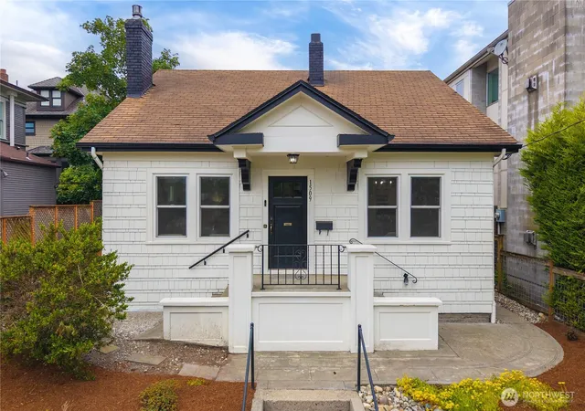 Photo 2 of Single family home for sale at 1509 4th Avenue W, Seattle, WA 98119 | MLS# NWM2567000 | Listing updated on 2026-09-24