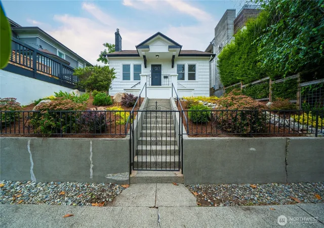 Photo 3 of Single family home for sale at 1509 4th Avenue W, Seattle, WA 98119 | MLS# NWM2567000 | Listing updated on 2026-09-24