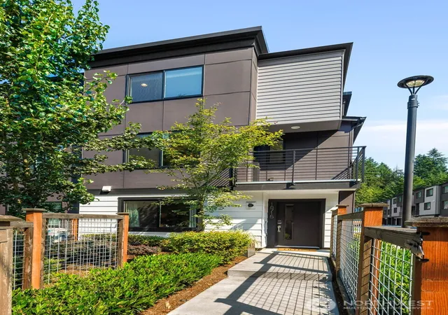 Photo 3 of Townhouse for sale at 18715 76th Avenue W, Lynnwood, WA 98037 | MLS# NWM2567027 | Listing updated on 2026-09-30