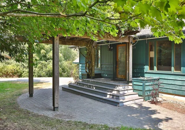 Photo 1 of Single family home for sale at 19424 Sr 525, Freeland, WA 98249 | MLS# NWM2567044 | Listing updated on 2026-10-01