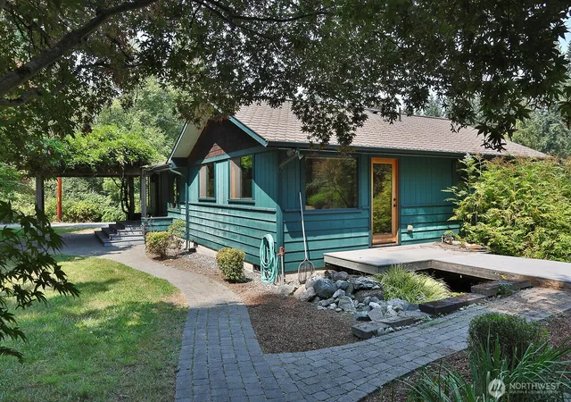 Photo 3 of Single family home for sale at 19424 Sr 525, Freeland, WA 98249 | MLS# NWM2567044 | Listing updated on 2026-10-01