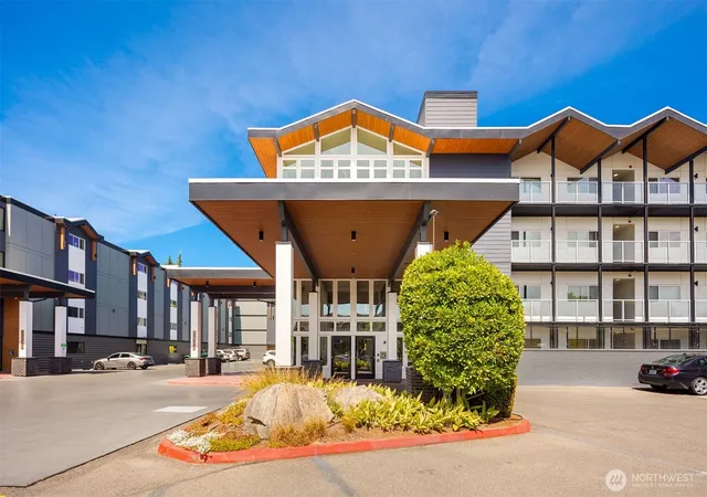 Photo 2 of Condo for sale at 2501 Canterbury Ln E #320, Seattle, WA 98112 | MLS# NWM2567060 | Listing updated on 2026-09-23