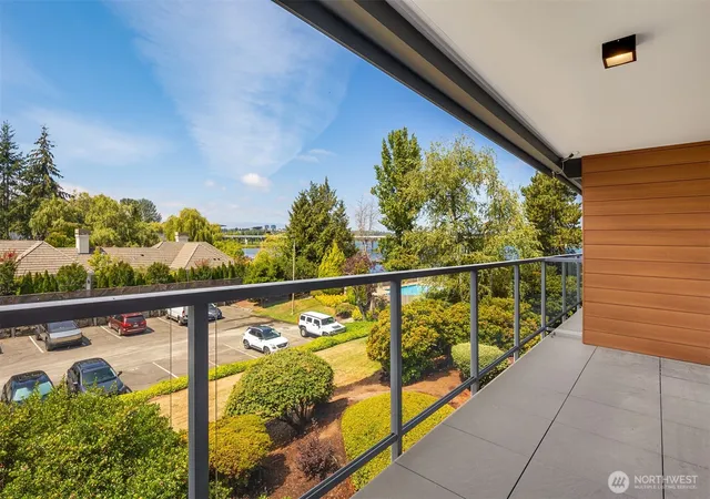 Photo 4 of Condo for sale at 2501 Canterbury Ln E #320, Seattle, WA 98112 | MLS# NWM2567060 | Listing updated on 2026-09-23