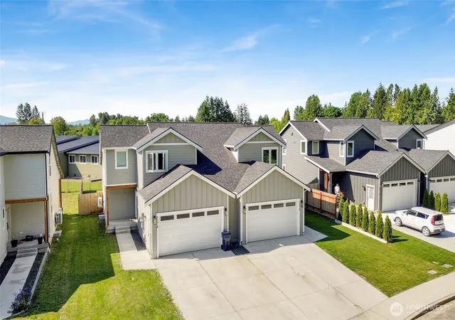Photo 3 of Multi family home for sale at 517 Colton Ln, Everson, WA 98247 | MLS# NWM2567062 | Listing updated on 2026-09-23