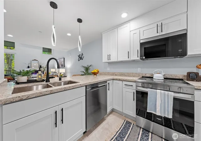 Photo 3 of Townhouse for sale at 6439 139th Avenue Ne #30, Redmond, WA 98052 | MLS# NWM2567083 | Listing updated on 2026-09-23