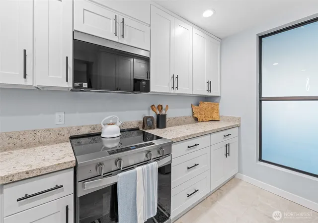 Photo 4 of Townhouse for sale at 6439 139th Avenue NE #30, Redmond, WA 98052 | MLS# NWM2567083 | Listing updated on 2026-09-23