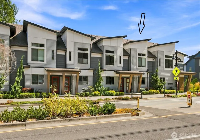 Townhouse for sale at 1946 Newport Way NW #16, Issaquah, WA 98027 | MLS# NWM2567087