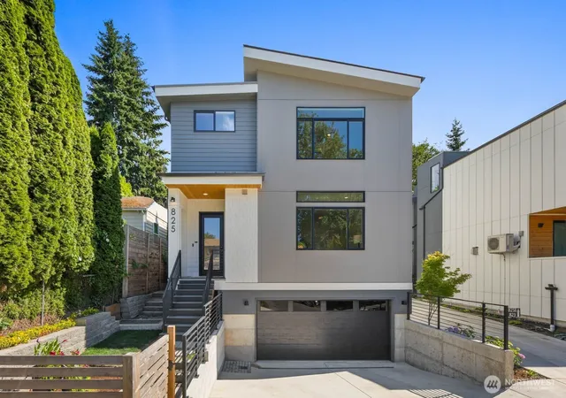 Photo 1 of Single family home for sale at 825 Ne 105th Street, Seattle, WA 98125 | MLS# NWM2567095 | Listing updated on 2026-09-23