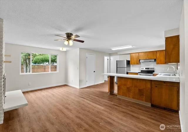 Photo 3 of Single family home for sale at 708 Tartan Dr SW, Tumwater, WA 98501 | MLS# NWM2567112 | Listing updated on 2026-09-23