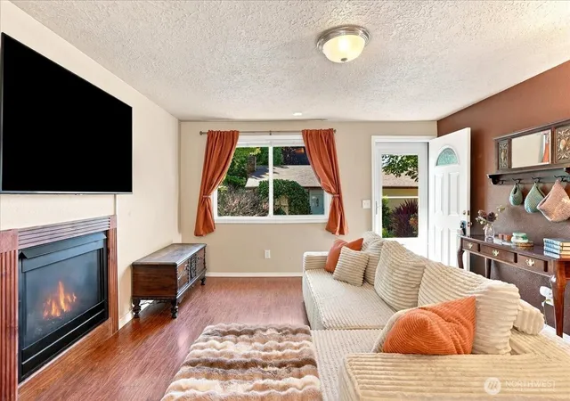 Photo 2 of Condo for sale at 3300 Kauffman Ave #18, Vancouver, WA 98660 | MLS# NWM2567121 | Listing updated on 2026-09-21