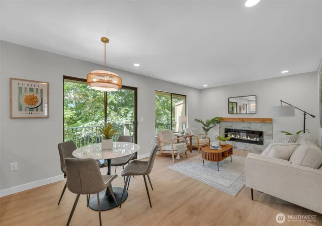 Condo for sale at 11701 100th Avenue NE #5, Kirkland, WA 98034 | MLS# NWM2567127
